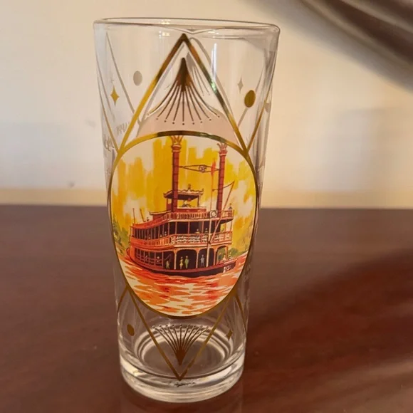 Disneyland Glass Set with Gold Accents – set of five - Picture 3 of 9